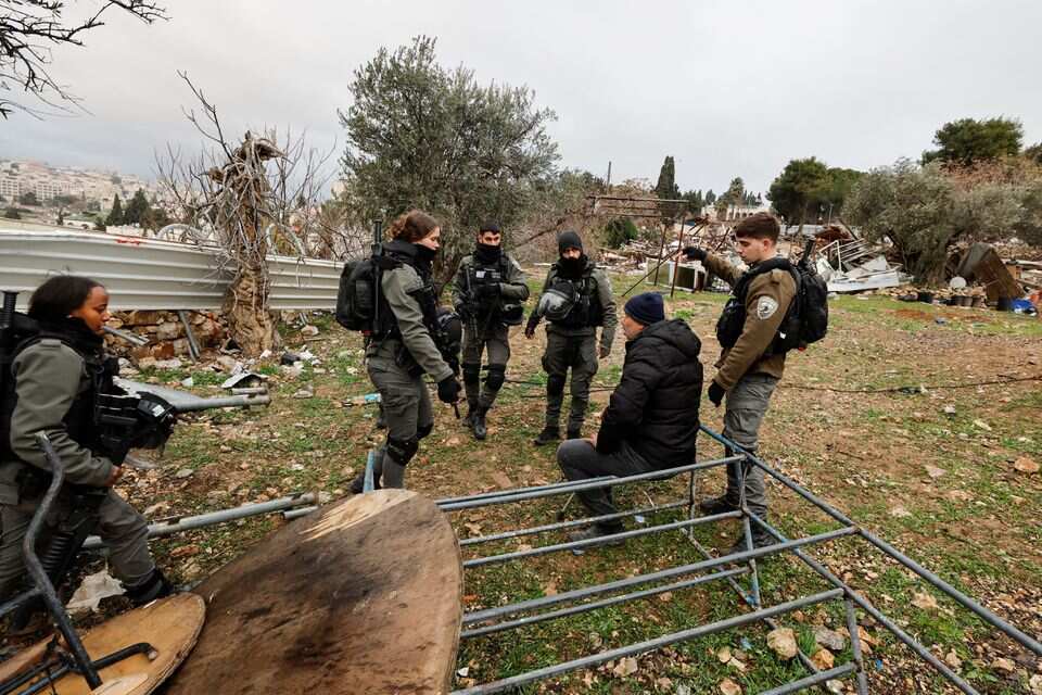 Israel police evicts Palestinian family, raids home before dawn