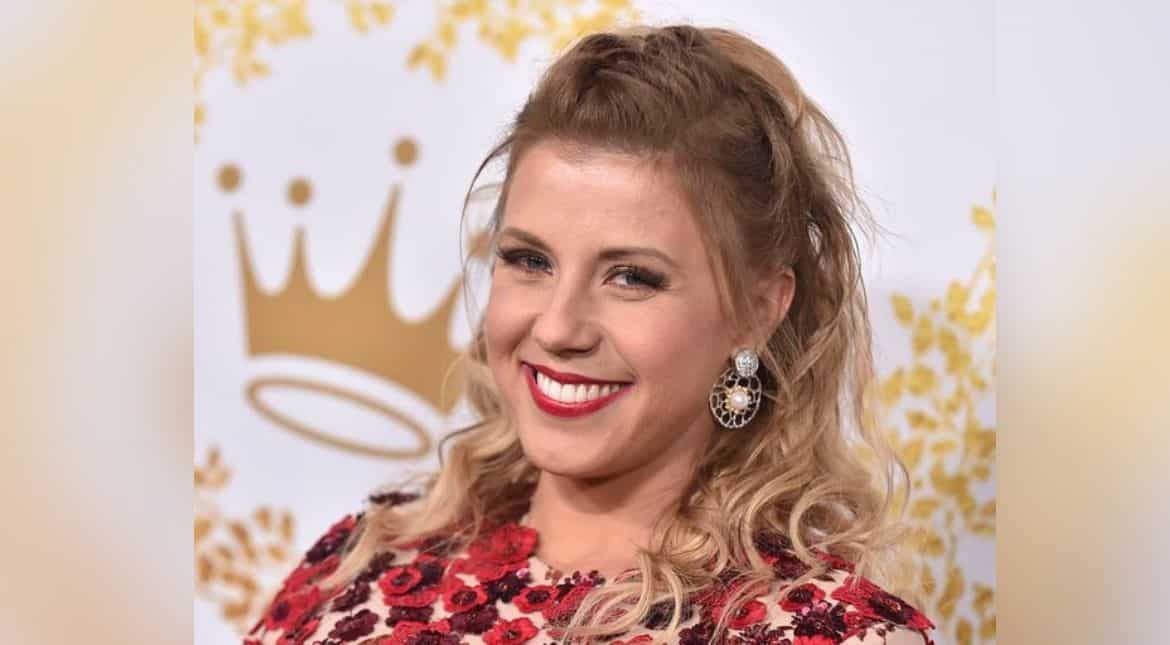 'Full House' star Jodie Sweetin announces engagement to Mescal Wasilewski 'Full House' star Jodie Sweetin announces engagement to Mescal Wasilewski