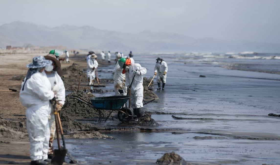 Authorities clean up the beaches