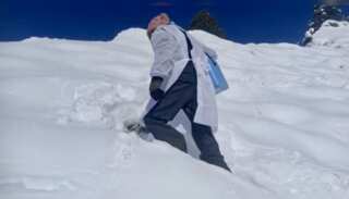 Pics: Health workers at LOC continue vaccination process amid extreme weather conditions