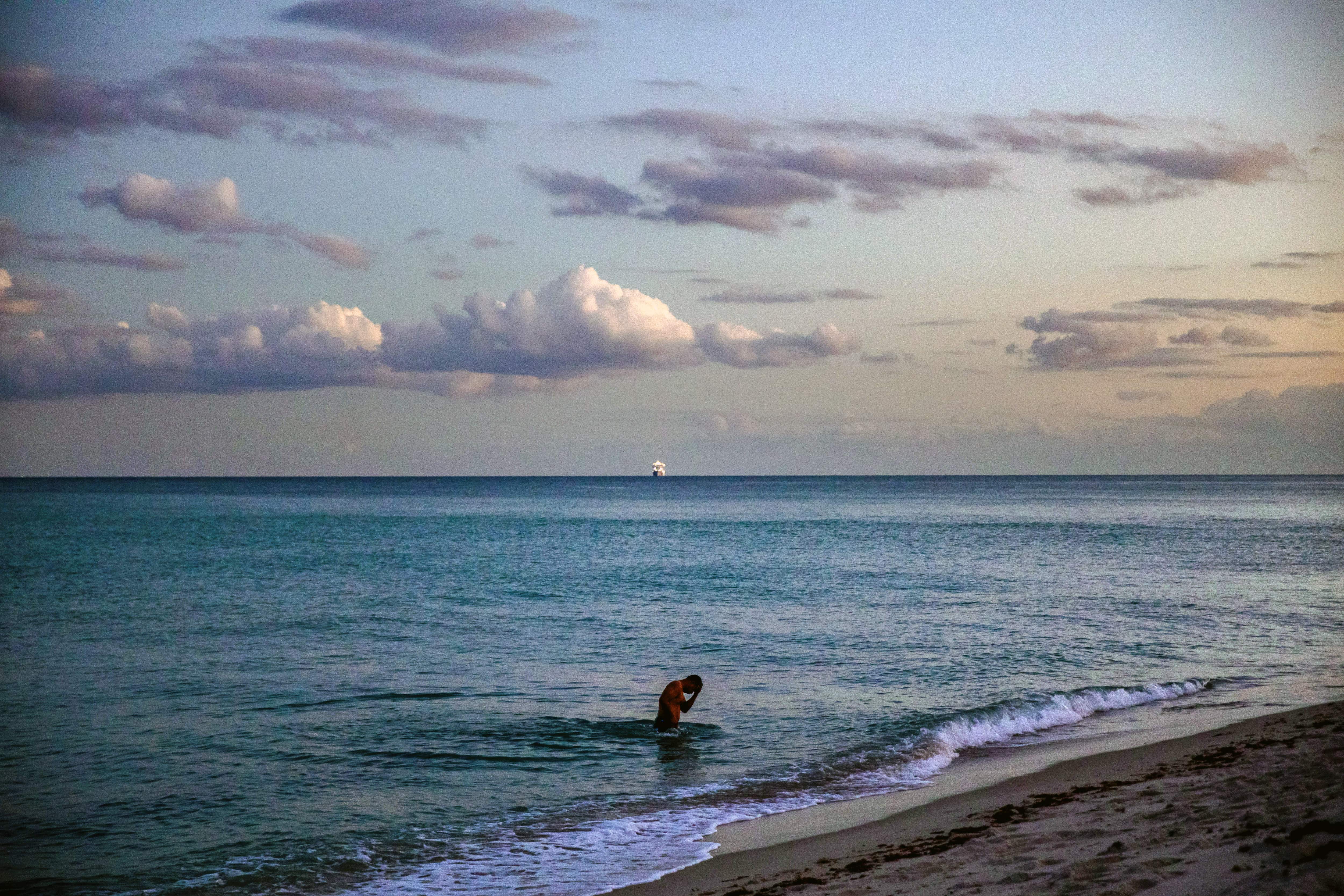 French adventurer attempting to row solo across the Atlantic is missing