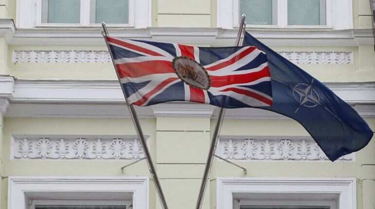 Ukraine crisis: UK begins evacuation of diplomats from Kiev amid war fears