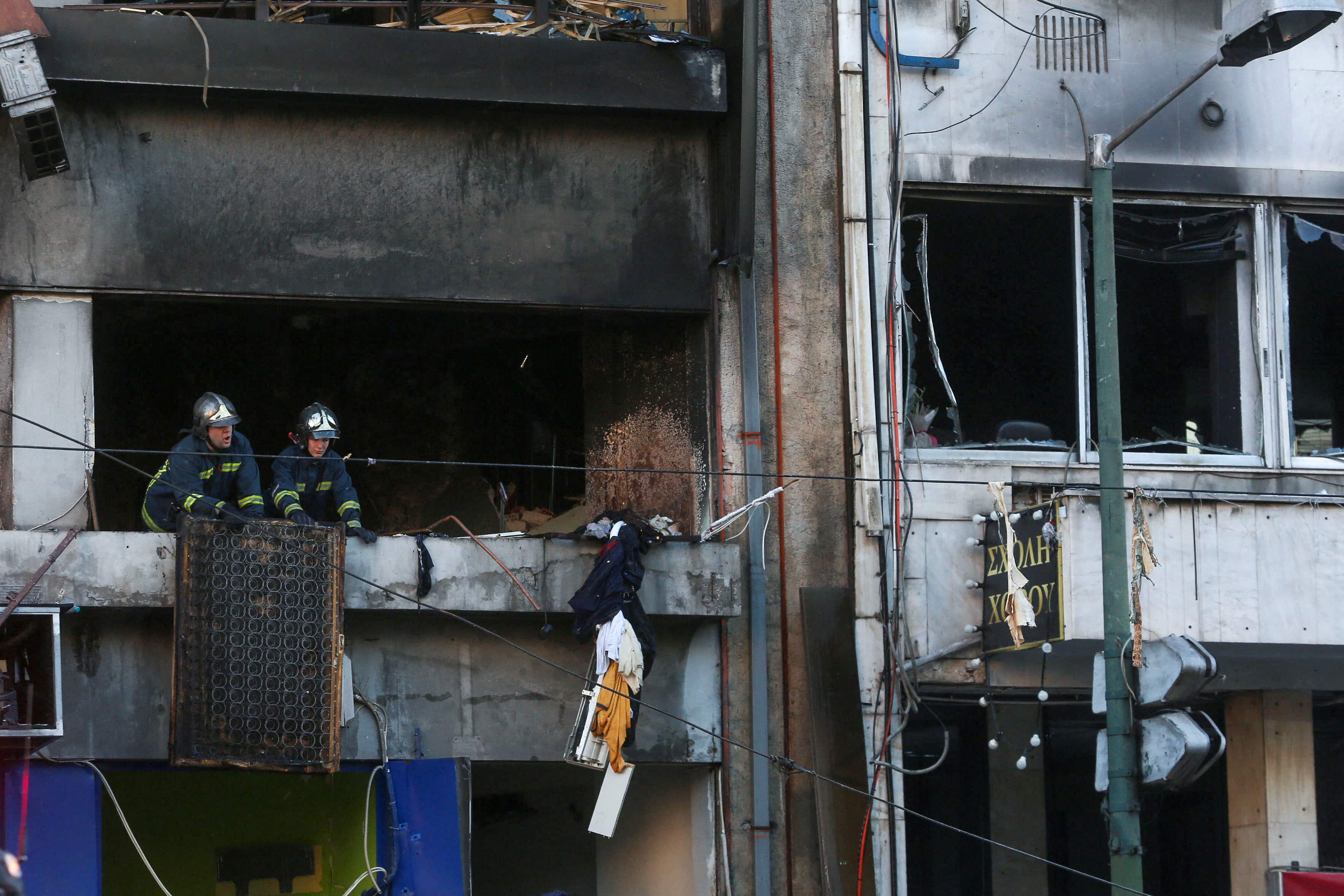 Greece: An explosion in Athens damages buildings & cars, eyewitness ...