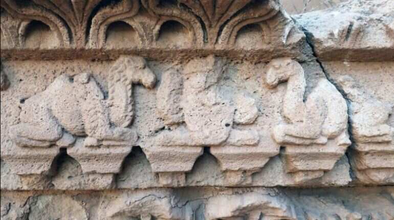 Hybrid camel sculptures found in Arab temple of ‘Allah’s daughter’