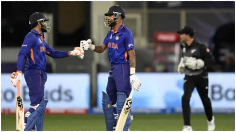'Not that reckless kid': Karthik suggests star player to bat at No. 6 and address India's middle-order woes 'Not that reckless kid': Karthik suggests star player to bat at No. 6 and address India's middle-order woes