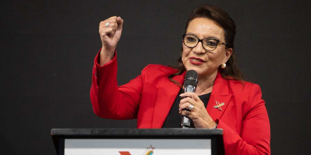 Honduras swears in Xiomara Castro as first female president