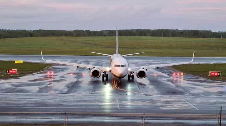 Missile, drone attacks force US to issue travel advisory for the UAE