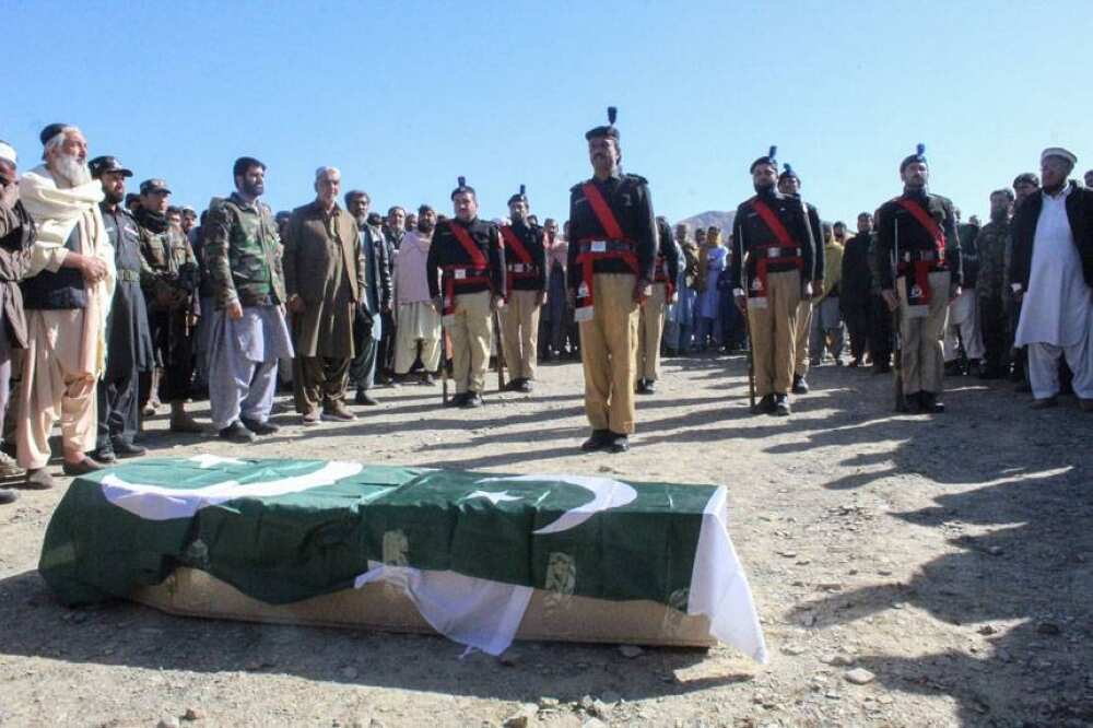Pakistani Army: Ten soldiers killed in insurgent attack