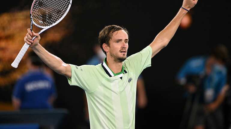 Medvedev tests COVID-19 positive, out of Monte Carlo Masters