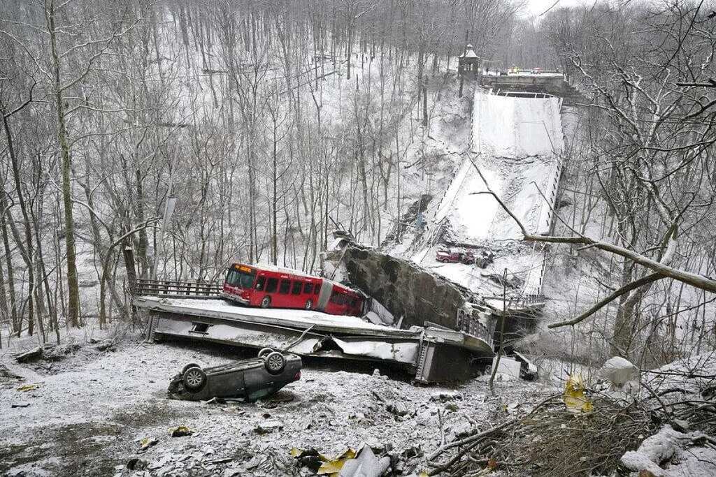 At least 10 injured after bridge collapses in Pittsburgh