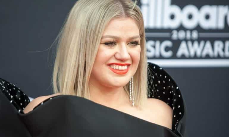 Kelly Clarkson Vs. SonyBMG