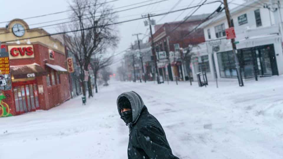 Over 6,000 flights cancelled as blizzard batters US east coast