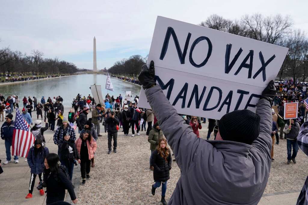 Austrians stage protests against govt's COVID measures despite relaxations