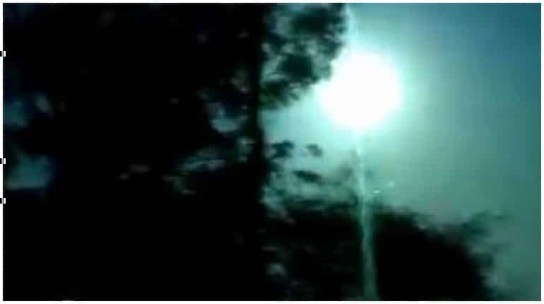 Watch video: Fireball meteor brightens up Karachi sky Watch video: Fireball meteor brightens up Karachi sky