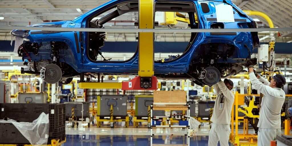 Electric car transition puts over 70,000 jobs at risk in Italy