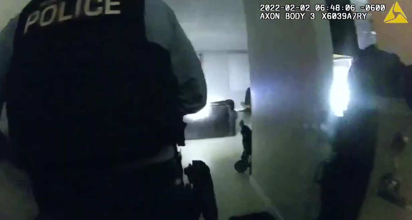 Minneapolis suspends no-knock warrants after police killing Minneapolis suspends no-knock warrants after police killing