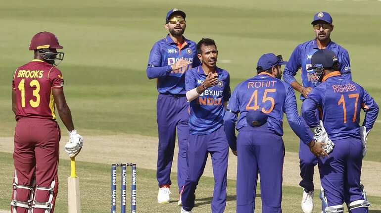 'It has hit the bat': Virat Kohli helps Rohit Sharma nail successful review in 1st ODI vs West Indies - WATCH