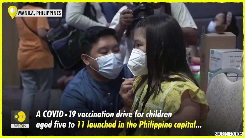 Philippine: children get vaccinated at centre with superheroes and puppets