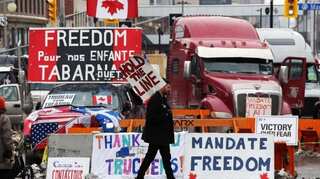 Ottawa protest: Canada court orders end of trucks' bridge blockade