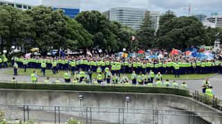 To avoid violent clashes, New Zealand police said they will not forcibly clear anti-vax protesters