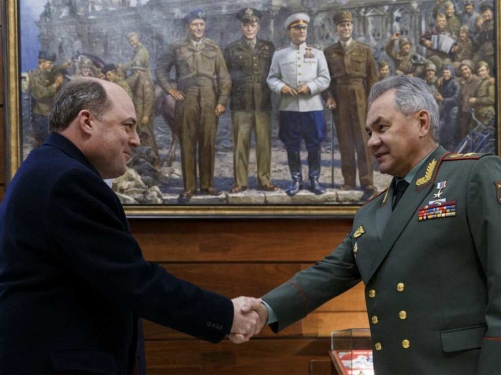 British nationals urged to leave Ukraine amid the second round of UK-Russia diplomacy bid