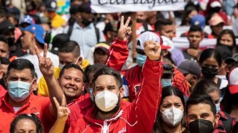 Thousands march in support of Venezuela government Thousands march in support of Venezuela government