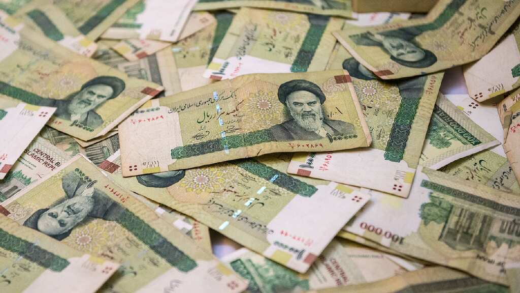 Bookstores fear washout in Iran as publishers are running out of cash