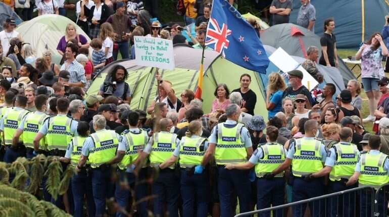 From 'Baby Shark' to 'Macarena': NZ using unique approach to play songs for dispersing 'freedom convoy'