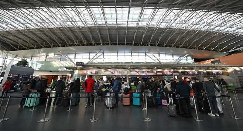 Ukraine vows to keep its airspace open as airlines weigh flight services to Kyiv