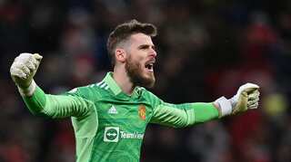 Premier League: Manchester United should be fighting for more than top four, says David de Gea