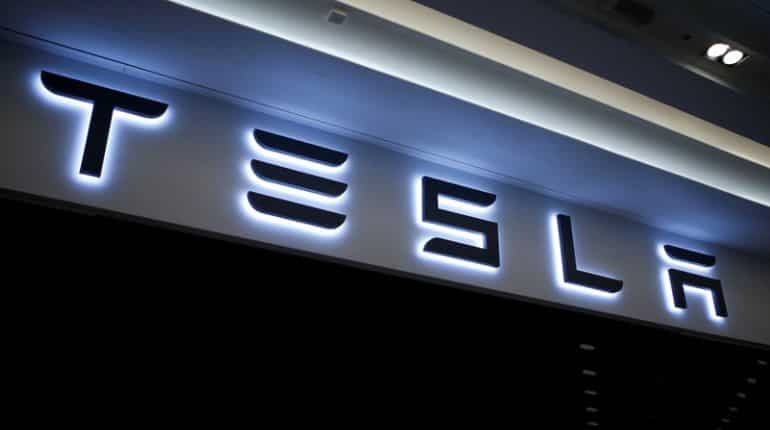 Tesla sued by Paris taxi driver after fatal crash Tesla sued by Paris taxi driver after fatal crash