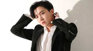 BTS's J-Hope begins countdown ahead of military discharge, treats fans with a mirror selfie