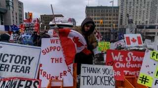Police issues ultimatum to Canada truck protestors: Leave capital or be arrested