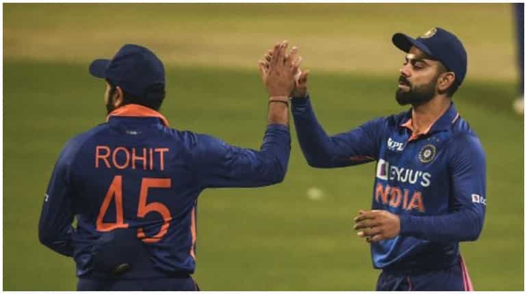 India vs WI, 1st T20I: 'I’m saying it' - How Virat Kohli convinced skipper Rohit Sharma to take DRS - Watch India vs WI, 1st T20I: 'I’m saying it' - How Virat Kohli convinced skipper Rohit Sharma to take DRS - Watch