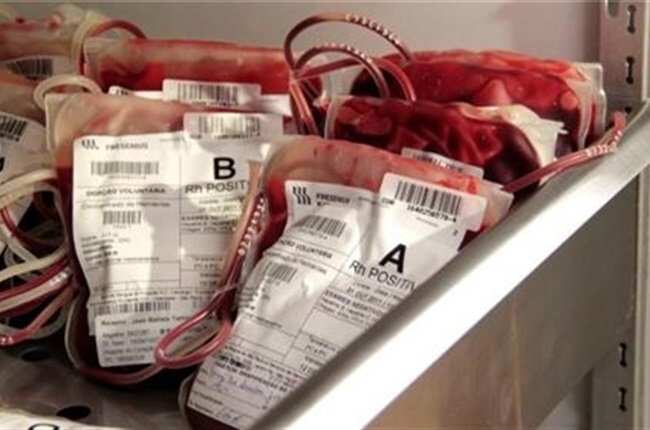 A team of 20 doctors in Somalia opens up the nation's only public blood bank