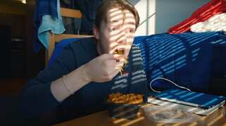 Watch: Eating leftovers lands US student in hospital to face worst nightmare