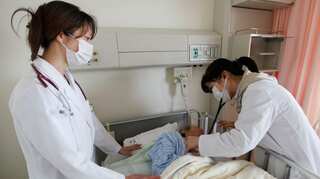 In a first, Japanese women beat men in medical school acceptance rate