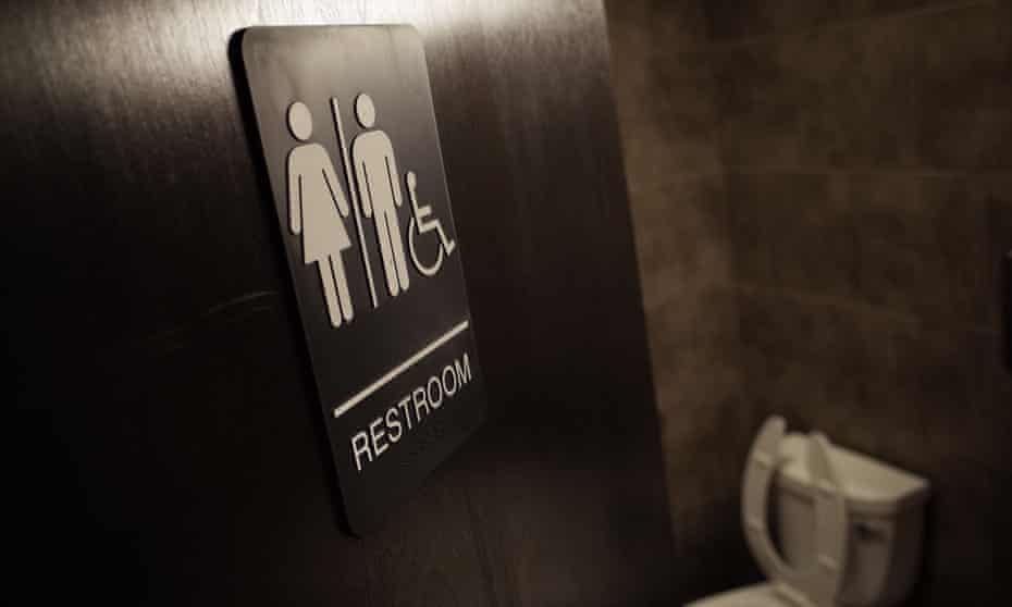 This gender-neutral toilet at a London theatre has Twitter divided This gender-neutral toilet at a London theatre has Twitter divided