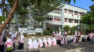 6.2-magnitude earthquake strikes Indonesia's Sumatra island, at least 7 killed