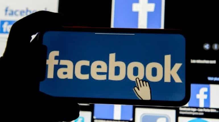 For 'censoring' domestic media, Russian government partially limits access to Facebook