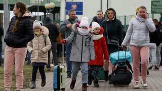 100,000 Ukrainians cross border into Poland, says Interior Minister Pawel Szefernaker