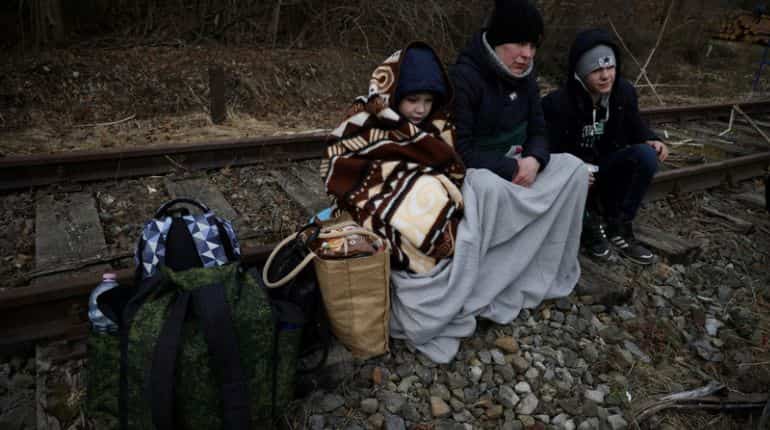 EU plans to grant Ukrainians right to stay for up to 3 years