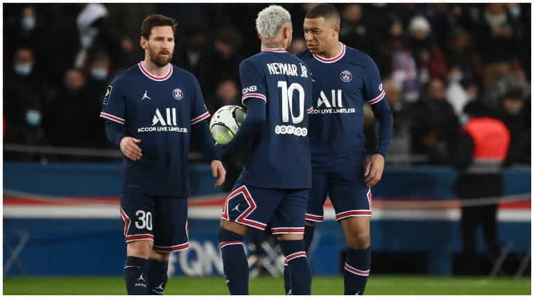 WATCH: Lionel Messi's flawless assists lead to Mbappe's twin strikes in PSG's win over Saint-Etienne WATCH: Lionel Messi's flawless assists lead to Mbappe's twin strikes in PSG's win over Saint-Etienne