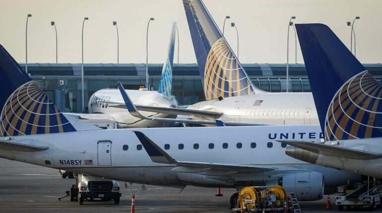 United States closes its airspace to Russian aircraft