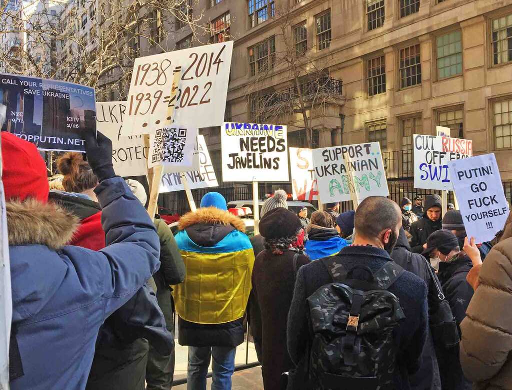 Russia-Ukraine Conflict: Russian protesters take to the street in Moscow & Saint Petersburg