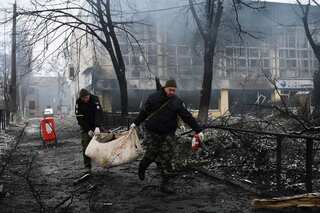 Russia moves to encircle and capture critical cities in Ukraine
