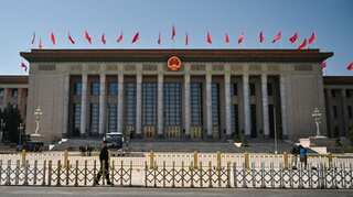 Sluggish economic growth to overshadow upcoming Chinese Congress session
