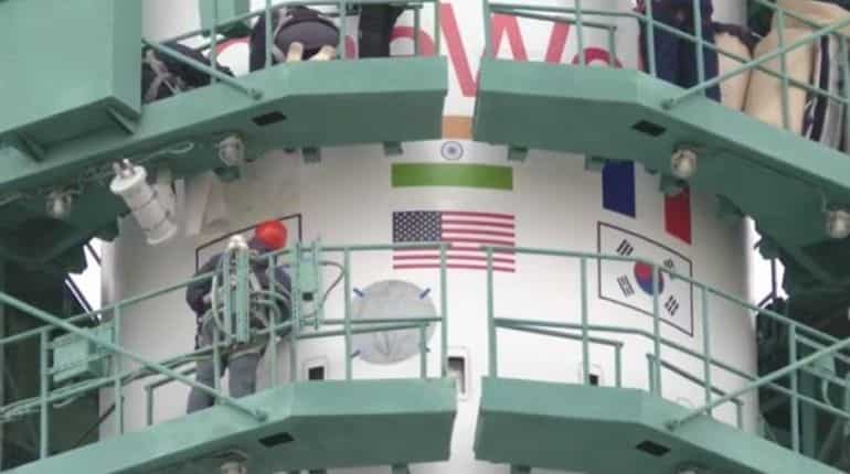 Watch | Russia removes US, UK, Japan flags from rocket, but keeps India's Tricolour Watch | Russia removes US, UK, Japan flags from rocket, but keeps India's Tricolour