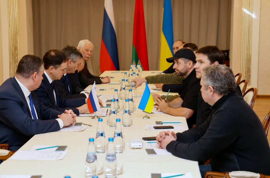 Russia, Ukraine set to begin the second round of negotiations at the Belarus-Poland border