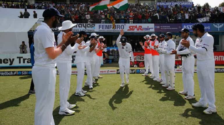 WATCH: Virat Kohli gets a guard of honour from Team India as he walks out to field in his 100th Test WATCH: Virat Kohli gets a guard of honour from Team India as he walks out to field in his 100th Test